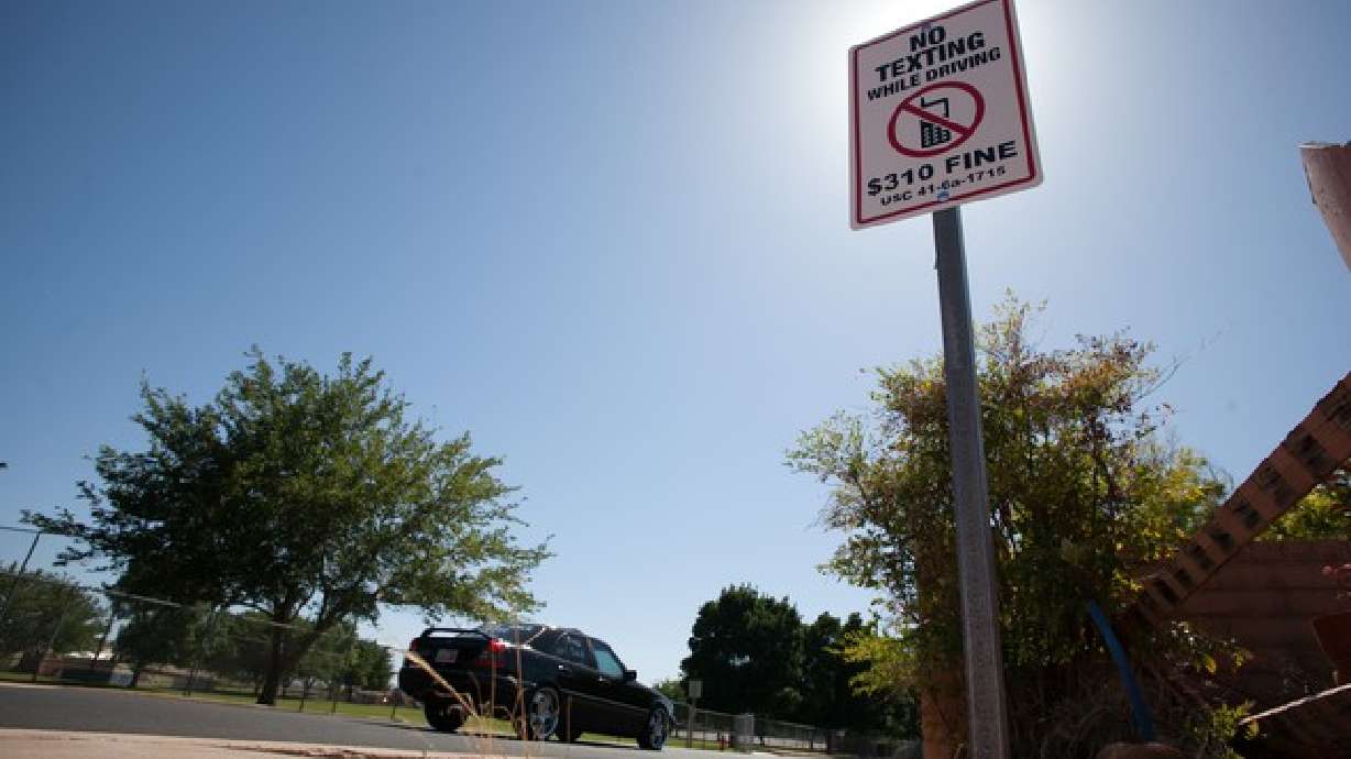 Man who died saving wife honored with anti-texting campaign