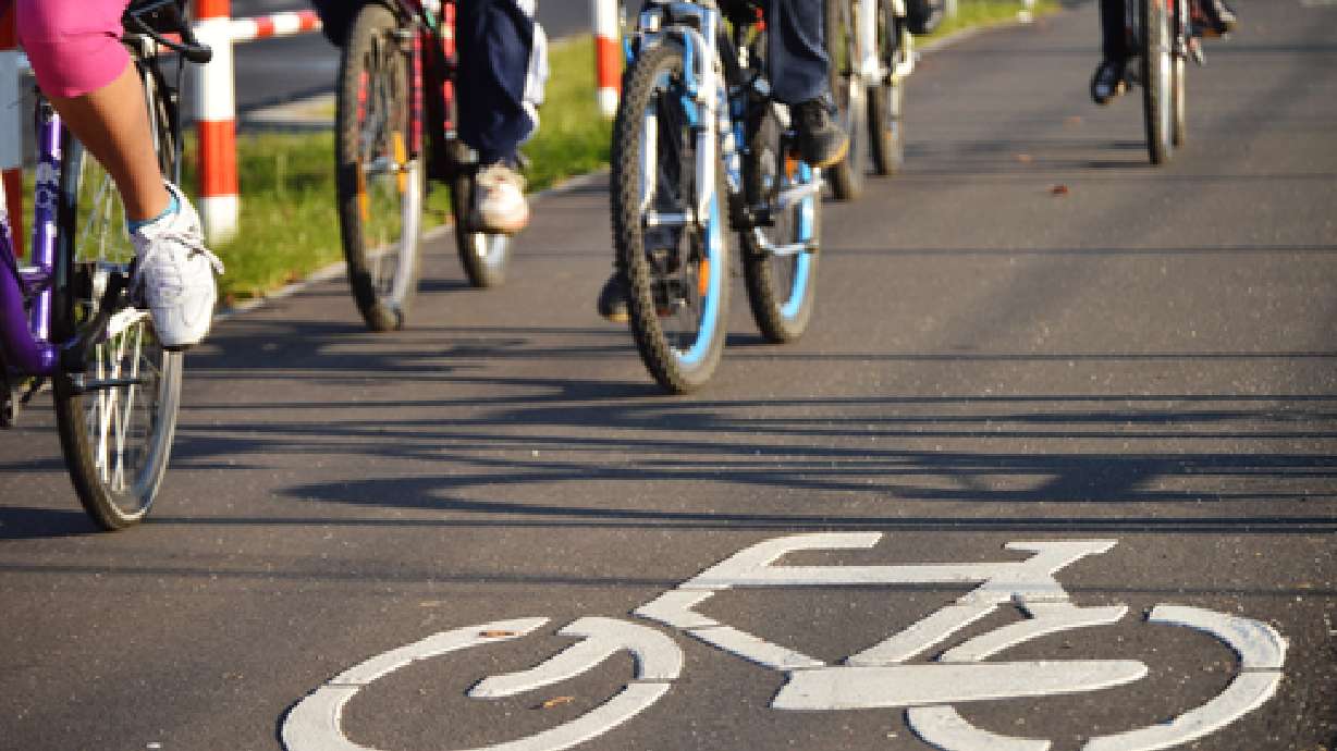 How to behave around cars when you're riding a bike