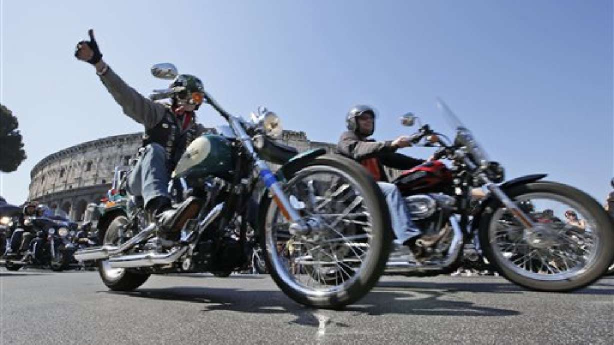 Pope blesses hundreds of Harley Davidsons