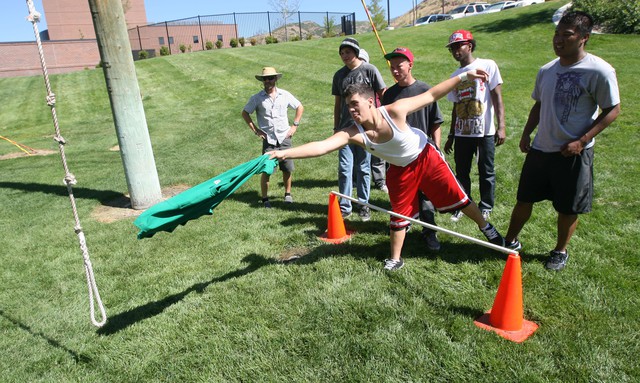 "Foster kids" aprenden supervivencia