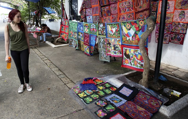 Molas de Panamá, "souvenir" cargado de arte
