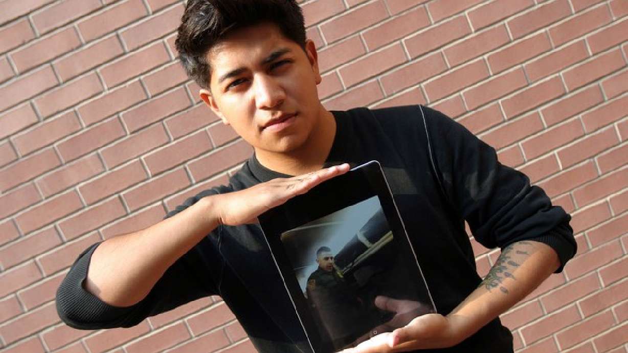 Hispano hace huelga de hambre contra Grayhound y recibe permiso de trabajo