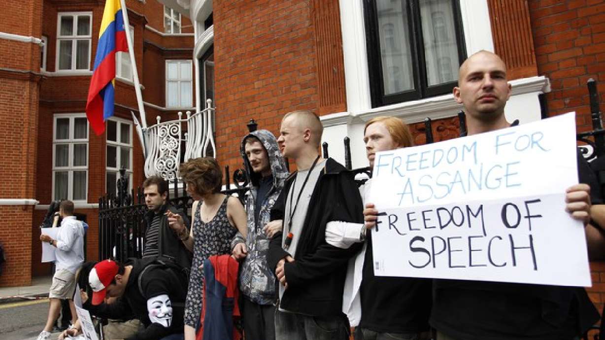 ECUADOR LE OTORGA ASILO AL FUNDADOR DE WIKILEAKS, JULIAN ASSANGE