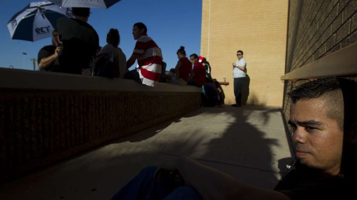 OFICINAS ABRUMADAS POR PEDIDOS DE LOS "DREAMERS"