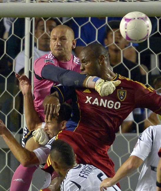 Real gana por segunda vez en LA (1-2)