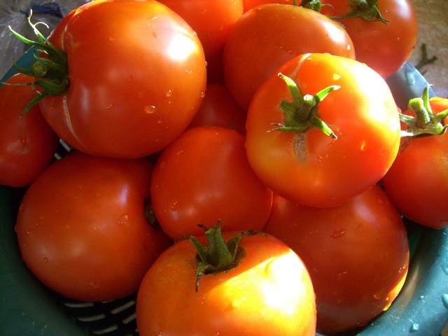 Una dieta con tomates reduce el riesgo de infarto en los hombres