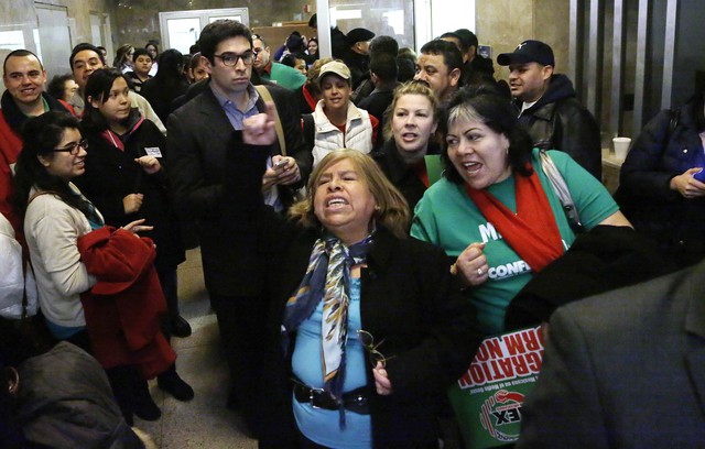 Illinois ofrecerá licencia de conducir a indocumentados