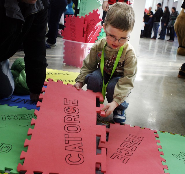La magia de la lectura cautivó a los niños en la feria