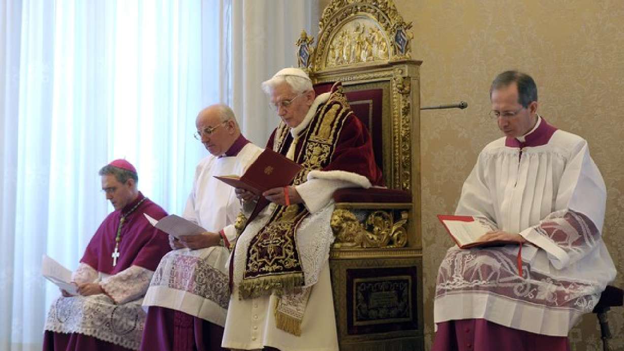 EL PAPA ANUNCIA QUE RENUNCIARÁ EL 28 DE FEBRERO