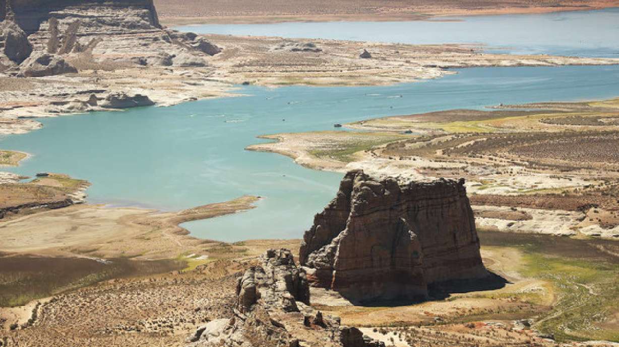 Women still missing 3 days after boating crash