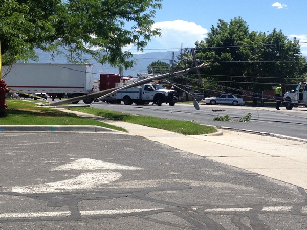 Semitrailer pulls down several power poles