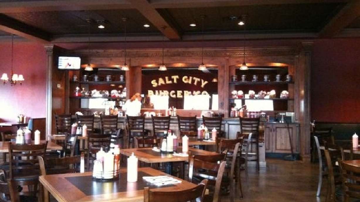 Burger truck agrees to change its name, company says