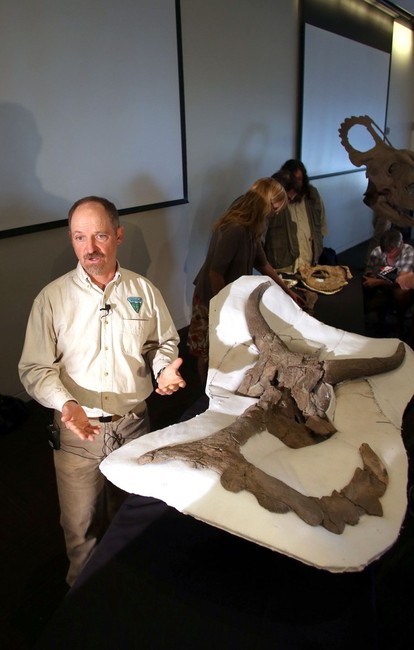 Newly discovered dinosaur named after Utah paleontologist | KSL.com