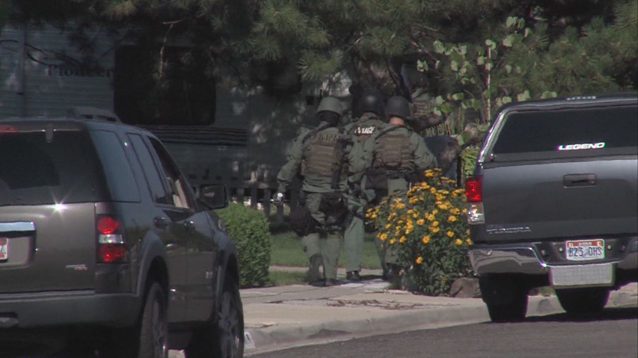 Man barricades wife, child in home for hours in SWAT standoff