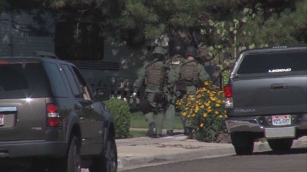 Man barricades wife, child in home for hours in SWAT standoff