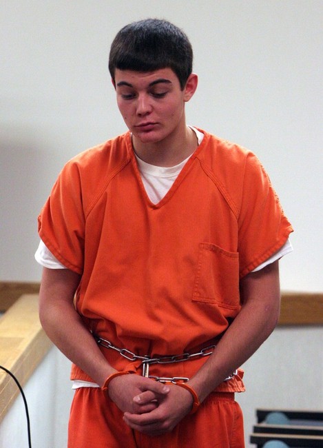 Teen sentenced to juvenile facility for killing mother's boyfriend