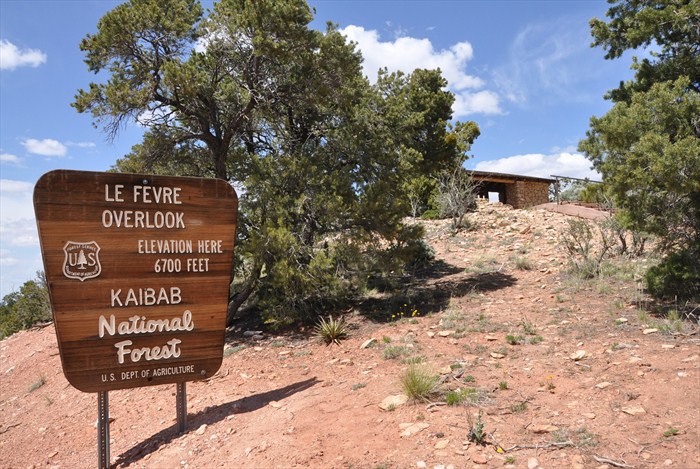 2 killed, 1 injured by lightning strike near Jacob Lake