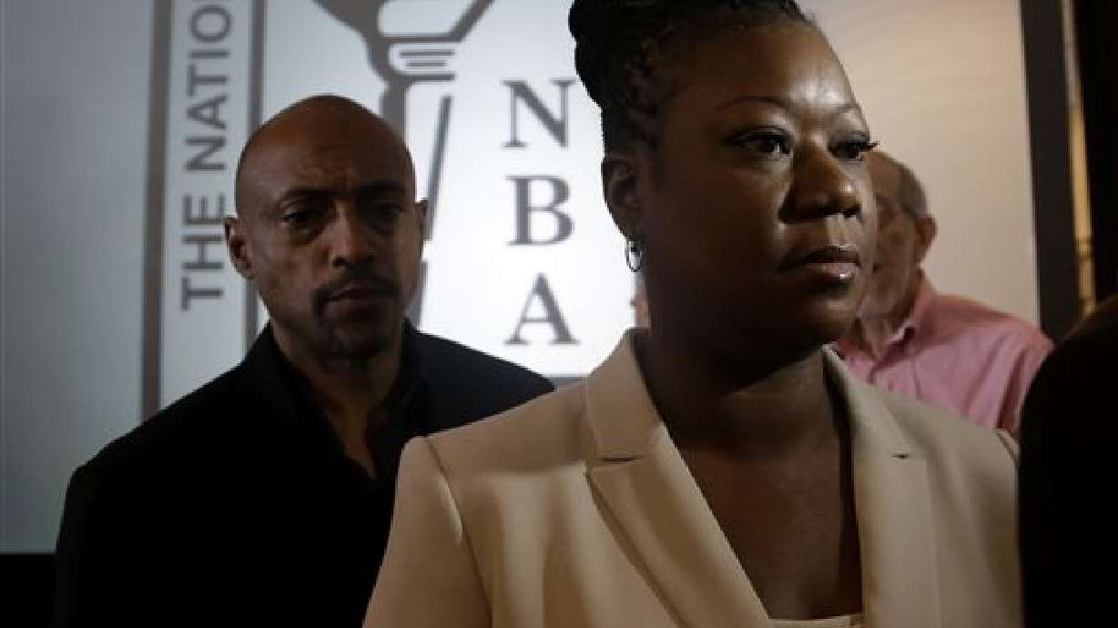 Recogen 150.000 firmas para pedir cambio en ley de defensa personal en EE.UU.