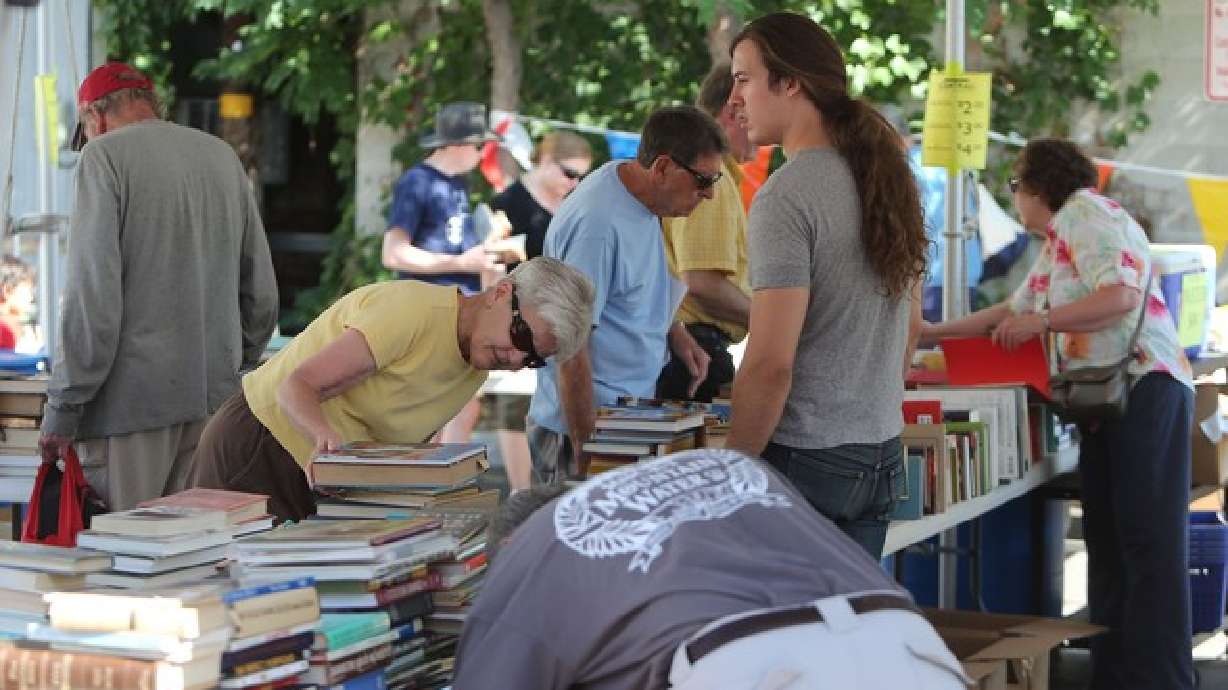 'Old school' readers love annual used book sale