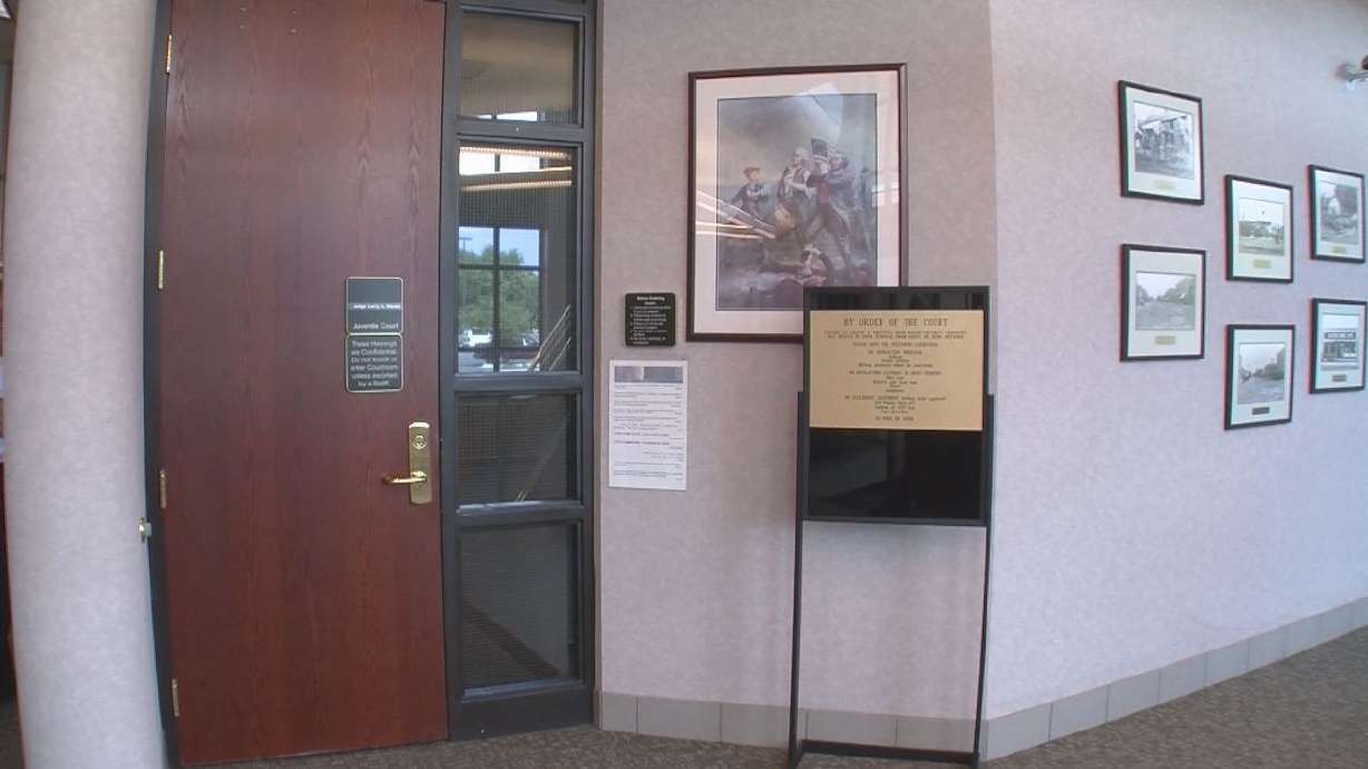 2 deputies put on paid leave over girl forgotten in holding cell