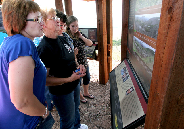 Kiosk dedicated to 3 victims killed in 2007 wildfire