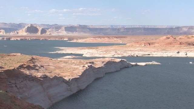 Lake Powell houseboat fire injures Las Vegas woman