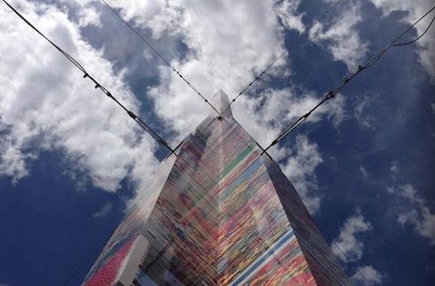 Delaware students build world's tallest Lego tower