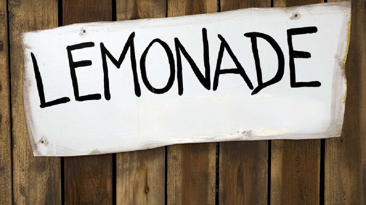 Honran a niño cuyo puesto de limonada fue asaltado