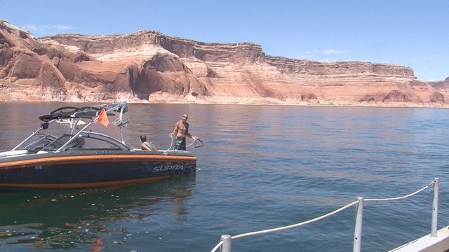 Lake Powell closing ramps Monday, shutting down boating due to virus
