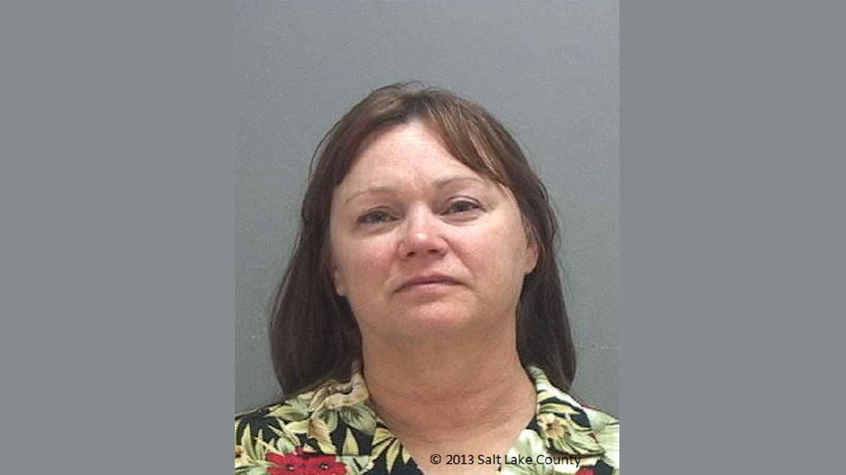 Wife allegedly stabs husband; drives him to hospital