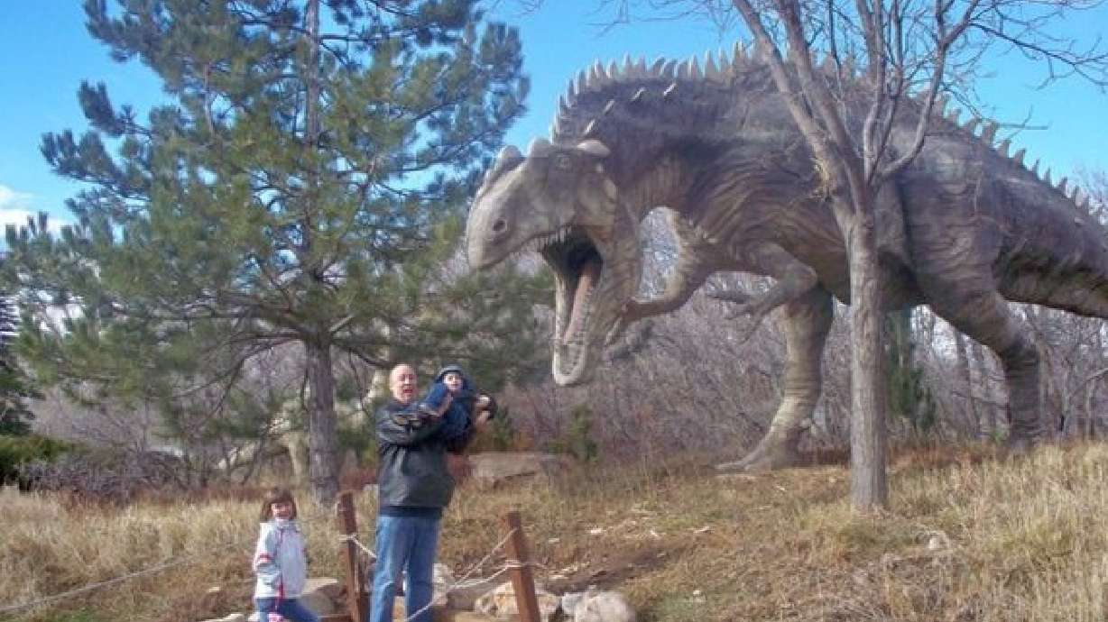 10 Utah destinations for dinosaur lovers