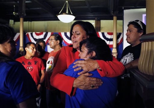 Colorado: Caen legisladores por control de armas