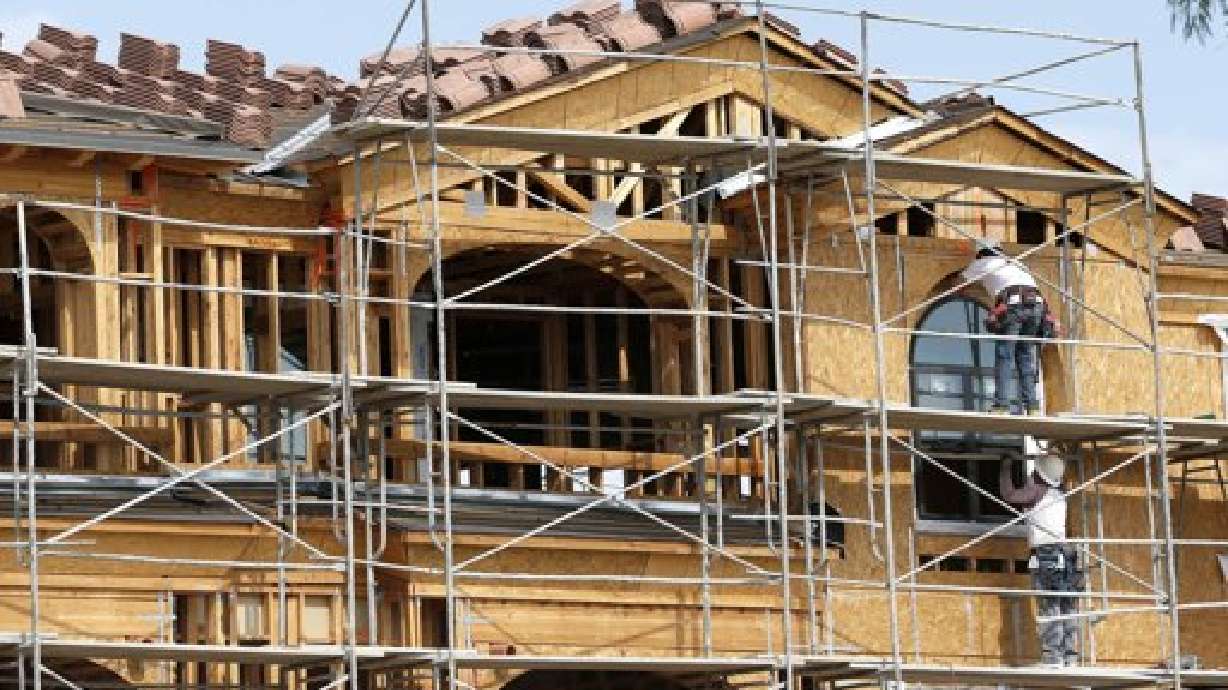 Empresas aumentan construcción de casas en EEUU
