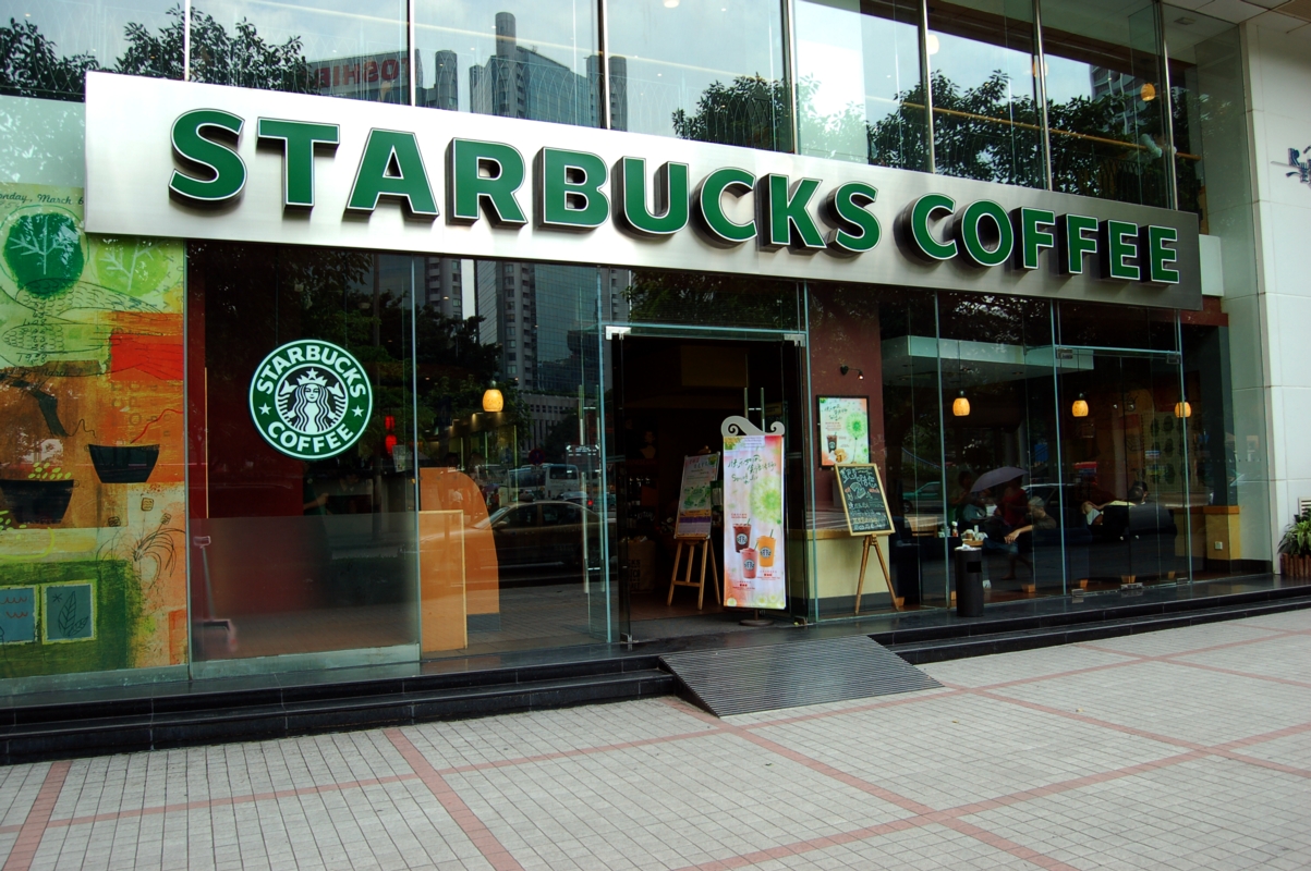 Starbucks aclara postura sobre las armas en EEUU