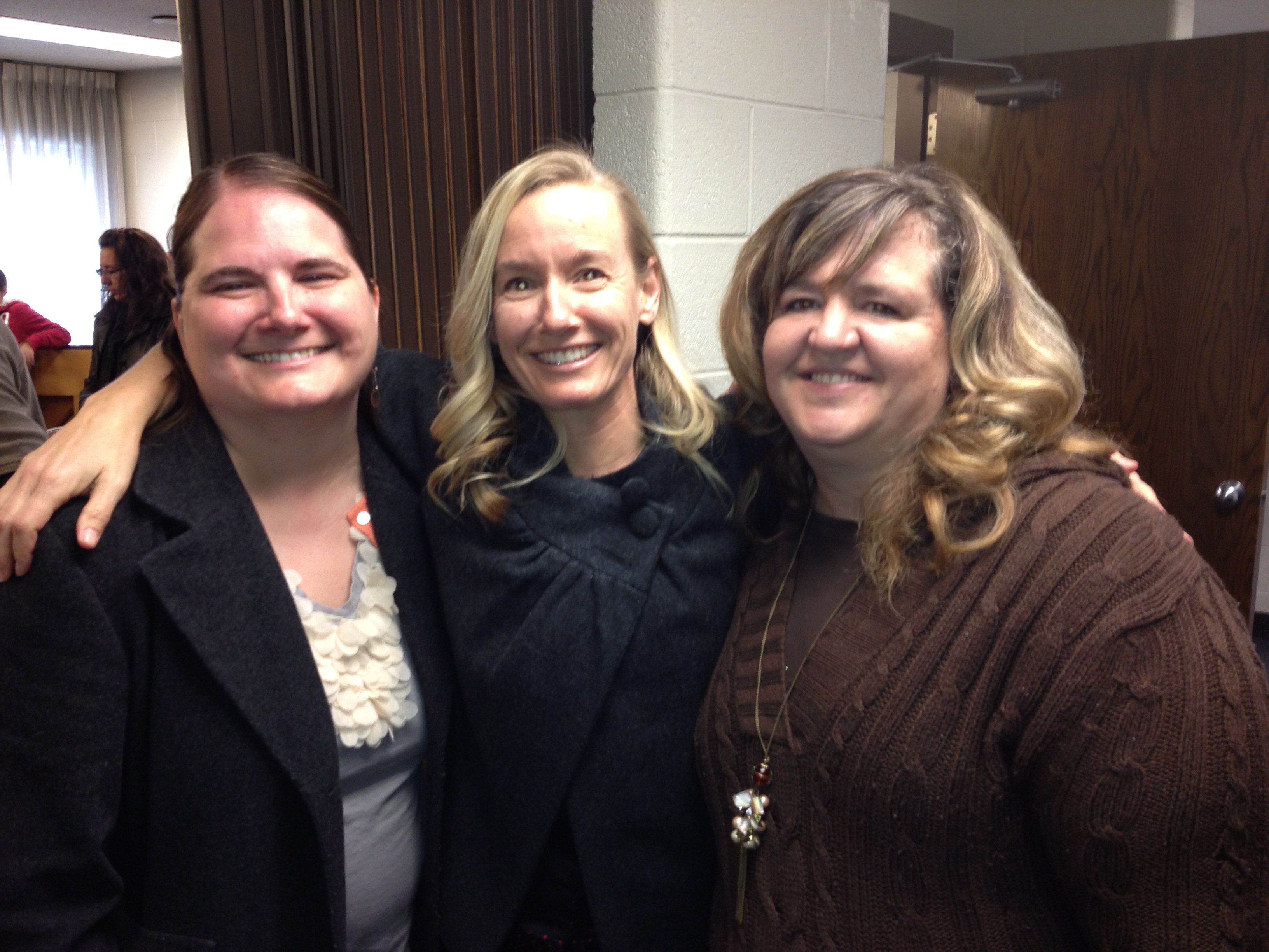 Left to right: Stacey Kratz, Amy Donaldson and another awesome 
cousin, Kristy Ryan-Godinet.
