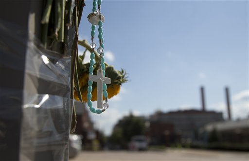 Gunman's employer sought Navy consulting work 