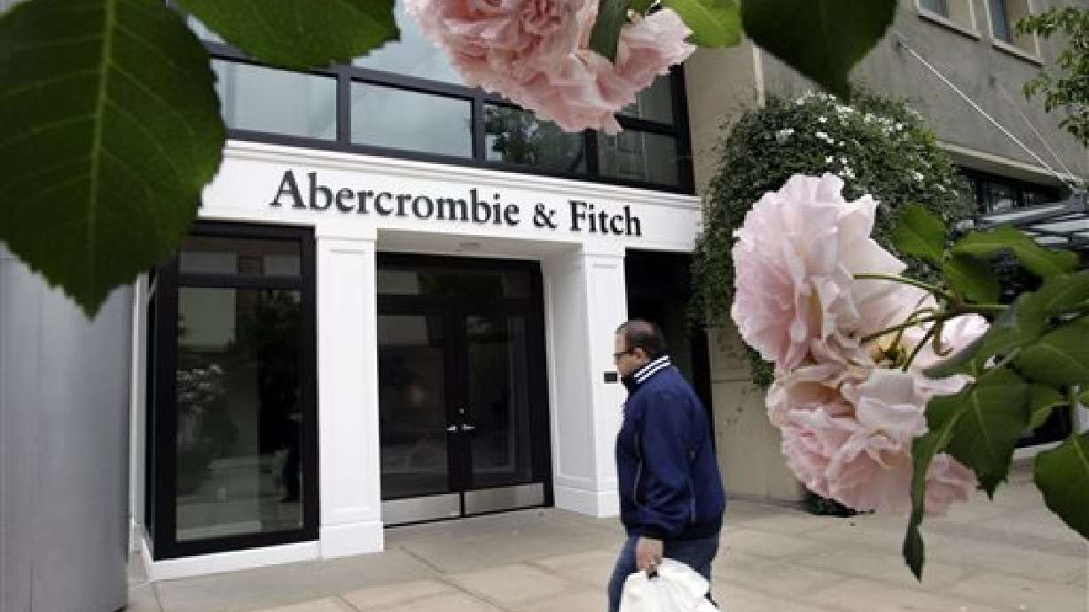 Abercrombie settles Calif. suits over head scarves