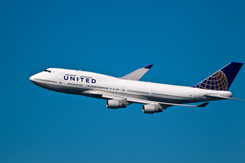 Man wakes up on United jet, locked in and alone