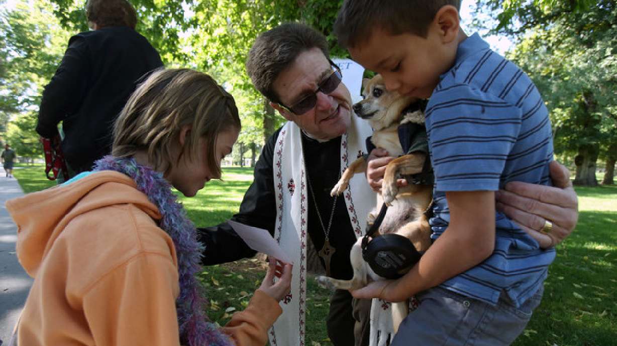 Utah reverend blesses pets with good health and companionship