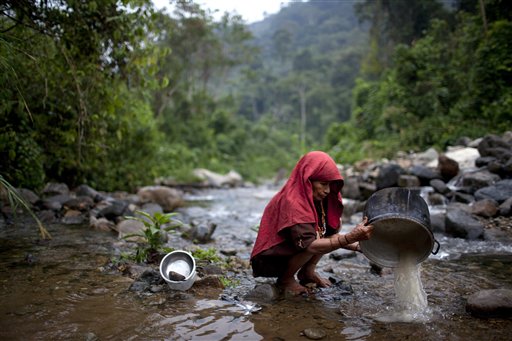 Tribu peruana vive en el pasado