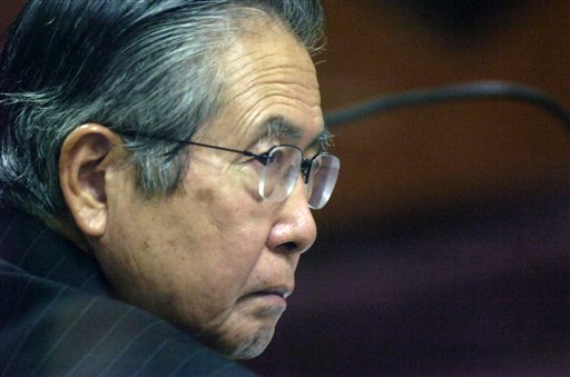 Fujimori devolvió el golpe por Twitter, Facebook y Youtube desde prisión