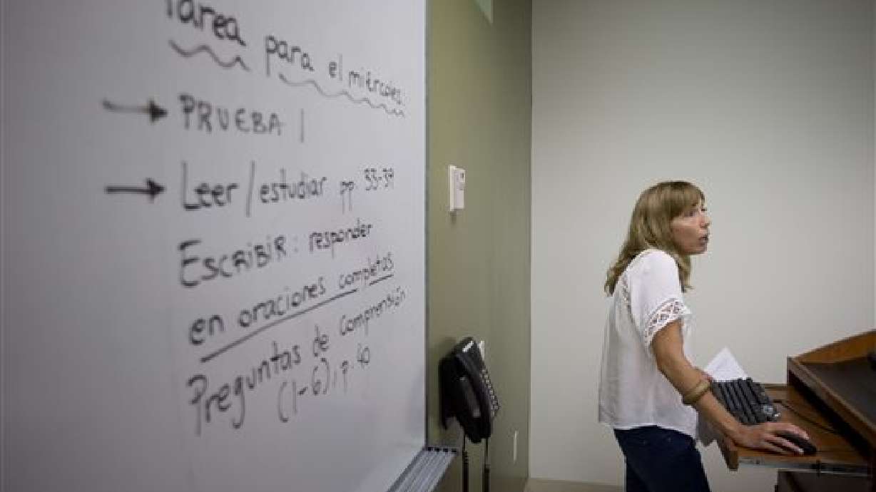 Hospital enseña español al personal