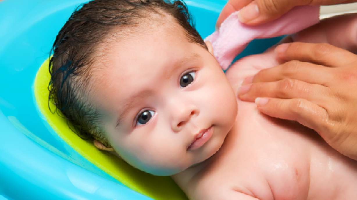 Blogger 'admits' to rarely bathing newborn, sparks online controversy