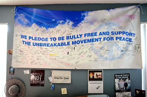 Más víctimas de ciberabusos deciden hablar