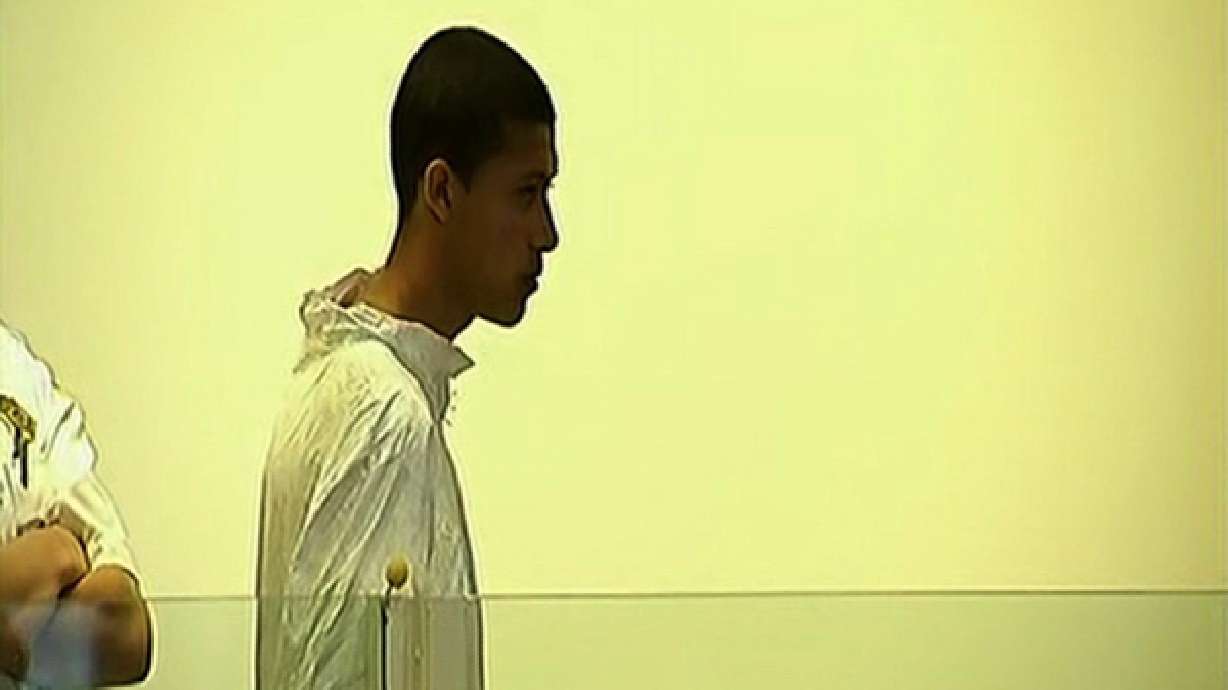 Student says she saw teacher, alleged killer together before slaying