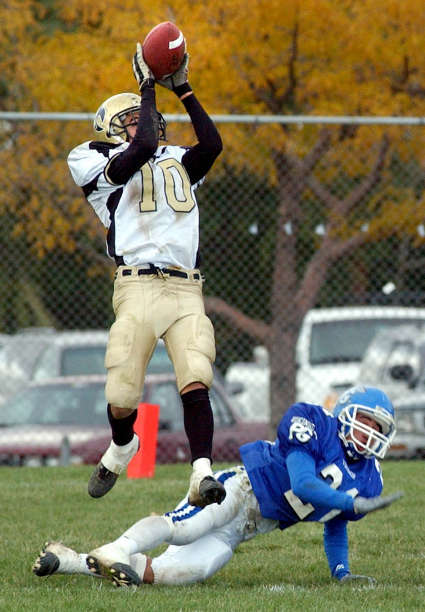 5 of the best traveling trophies in high school football