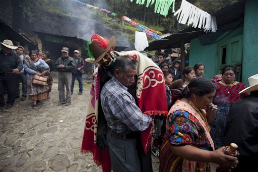 Devotos Mayas rinden homenaje a santo