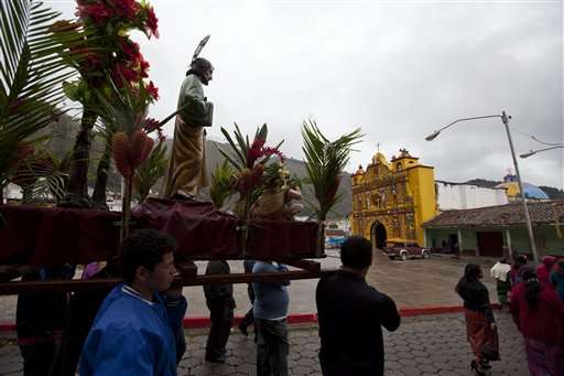 Devotos Mayas rinden homenaje a santo