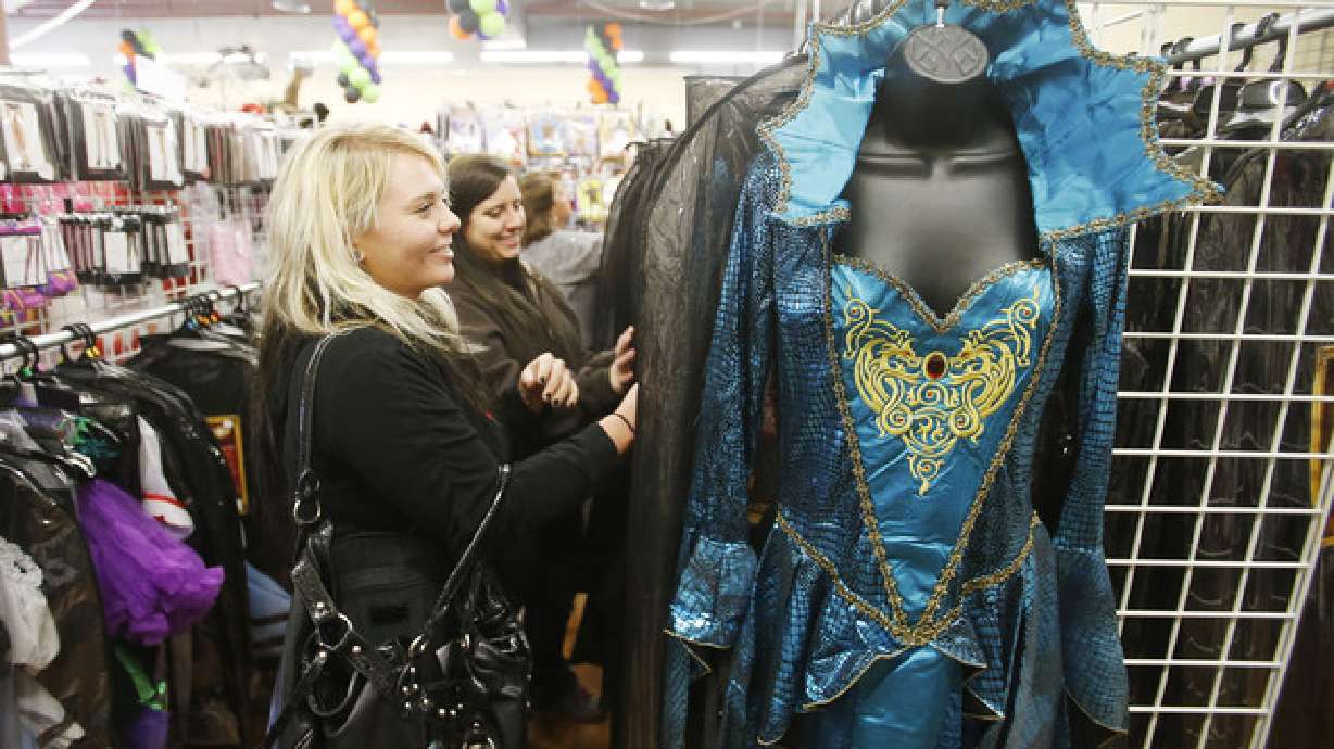 Hough's 'blackface' sparks discussion about appropriate costumes