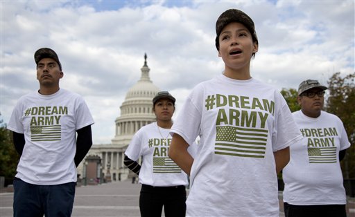 Arrestan 2 dreamers durante protesta Congreso EEUU